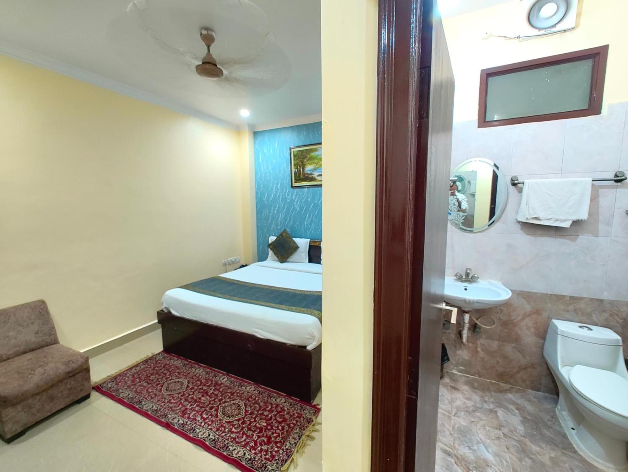Ashoka Grand Kashi Vidyapith ! - Near Railway Station, With Wifi-restaurant-and-parking-facilities-prime-location-best Selling In Homestay Varanasi